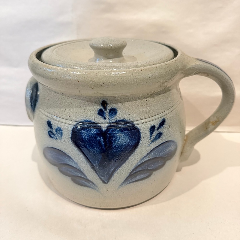 Rowe Pottery Works 1991 Salt Glaze Stoneware Bean Pot Biscuit Jar Blue‎ Heart
